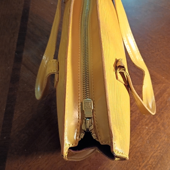 Louis Vuitton Yellow Tote Bag - Picture 13 of 16